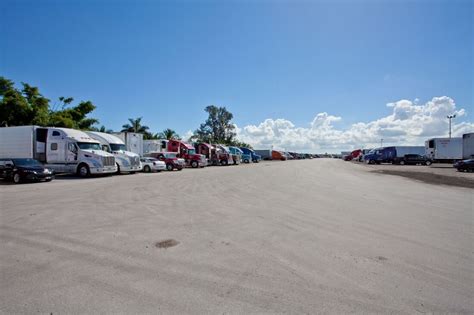 Browse available <b>truck</b> <b>parking</b> spaces. . Free truck parking near me